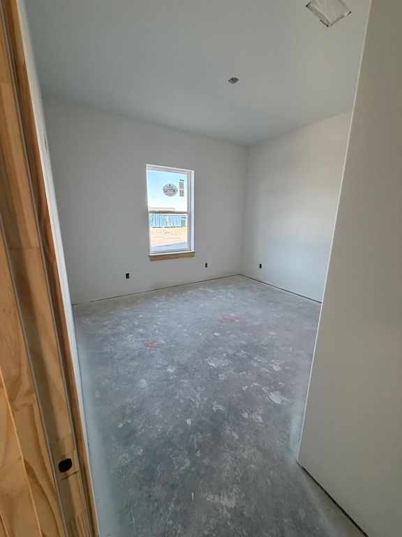 Image 9 of property listing at 5425 Riviera Lane, San Angelo, TX 76904