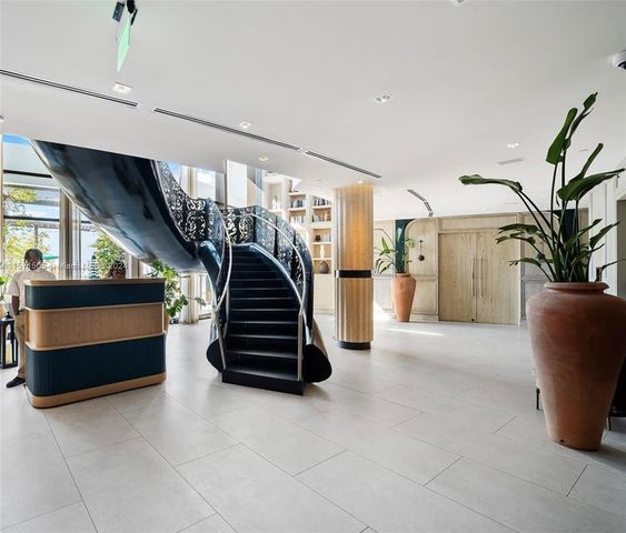 1100 West Ave 906, Miami Beach, FL 33139