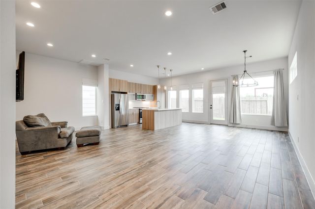 4402 Santorini Lane, Houston, TX 77045