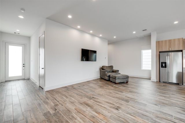 4402 Santorini Lane, Houston, TX 77045