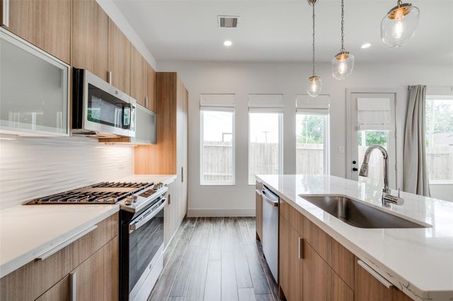 4402 Santorini Lane, Houston, TX 77045