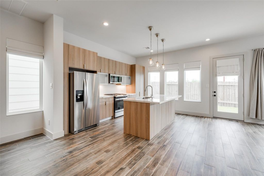 4402 Santorini Lane, Houston, TX 77045