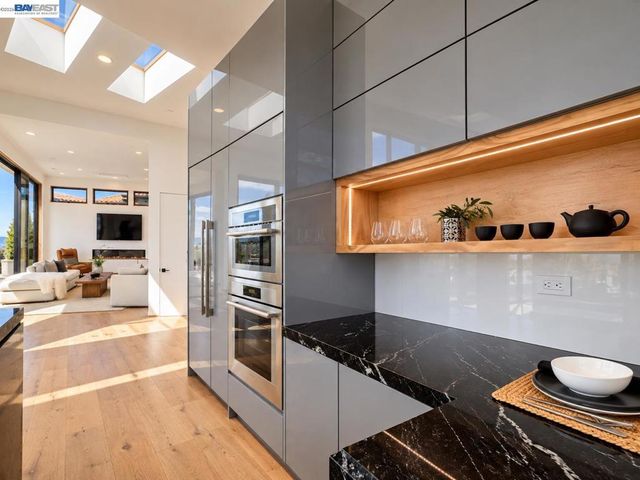 1026 Grizzly Peak Blvd, Berkeley, CA 94708
