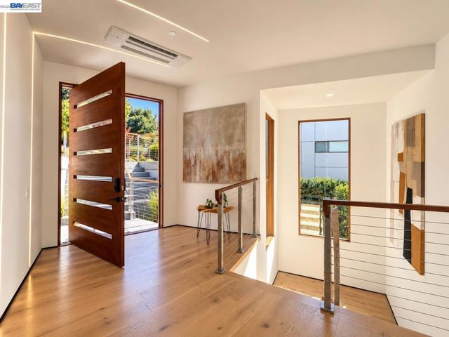 1026 Grizzly Peak Blvd, Berkeley, CA 94708