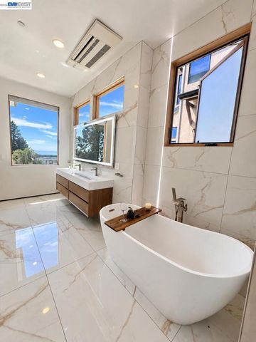 1026 Grizzly Peak Blvd, Berkeley, CA 94708