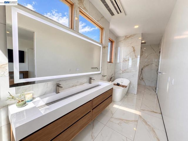 1026 Grizzly Peak Blvd, Berkeley, CA 94708