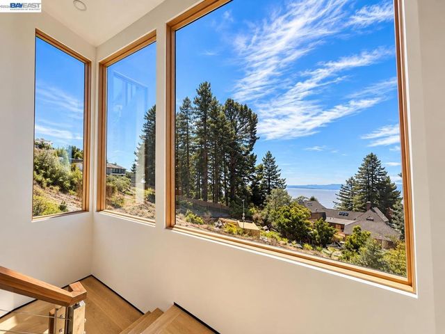 1026 Grizzly Peak Blvd, Berkeley, CA 94708