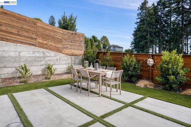 1026 Grizzly Peak Blvd, Berkeley, CA 94708