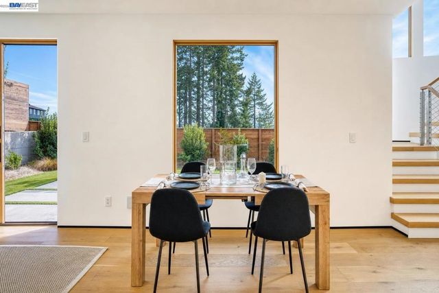 1026 Grizzly Peak Blvd, Berkeley, CA 94708