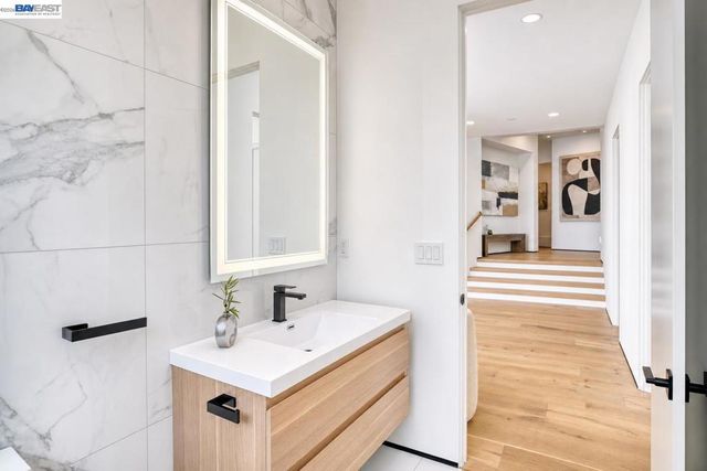 1026 Grizzly Peak Blvd, Berkeley, CA 94708
