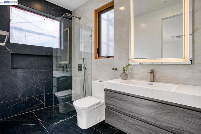 1026 Grizzly Peak Blvd, Berkeley, CA 94708