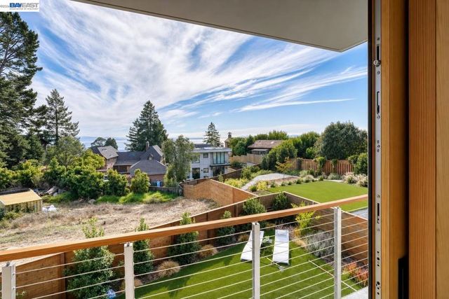 1026 Grizzly Peak Blvd, Berkeley, CA 94708