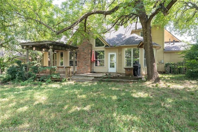 10708 Saint Michael Ct, Fort Smith, AR 72908