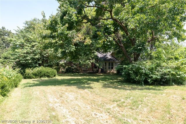 10708 Saint Michael Ct, Fort Smith, AR 72908