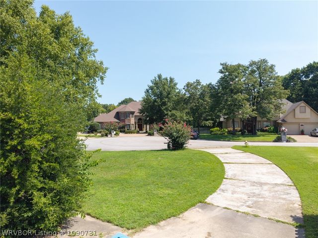10708 Saint Michael Ct, Fort Smith, AR 72908