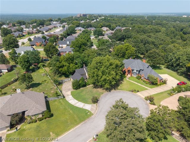 10708 Saint Michael Ct, Fort Smith, AR 72908