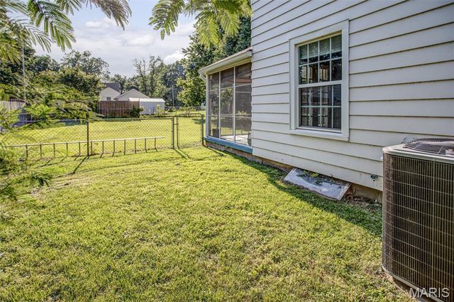 2408 Alby Street, Alton, IL 62002