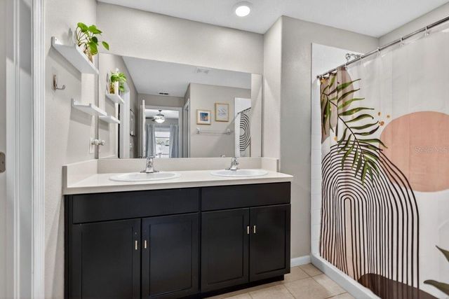 9324 LEMON DROP LOOP, Sun City Center, FL 33573