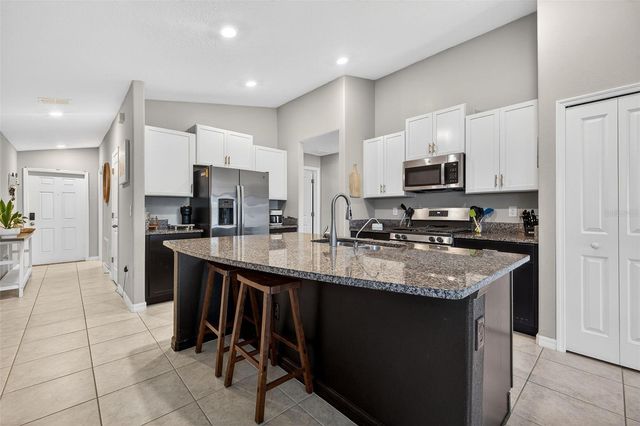 9324 LEMON DROP LOOP, Sun City Center, FL 33573