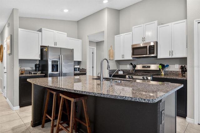 9324 LEMON DROP LOOP, Sun City Center, FL 33573