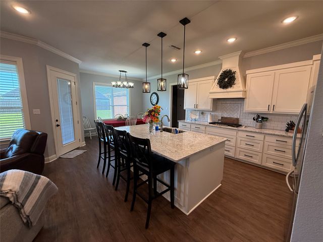 1003 Stone Bridge Street, Mt Pleasant, TX 75455