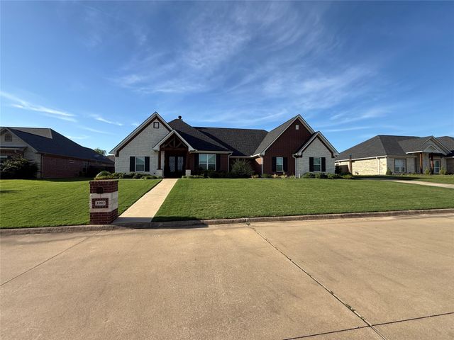 1003 Stone Bridge Street, Mt Pleasant, TX 75455