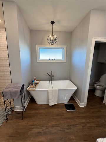 1003 Stone Bridge Street, Mt Pleasant, TX 75455