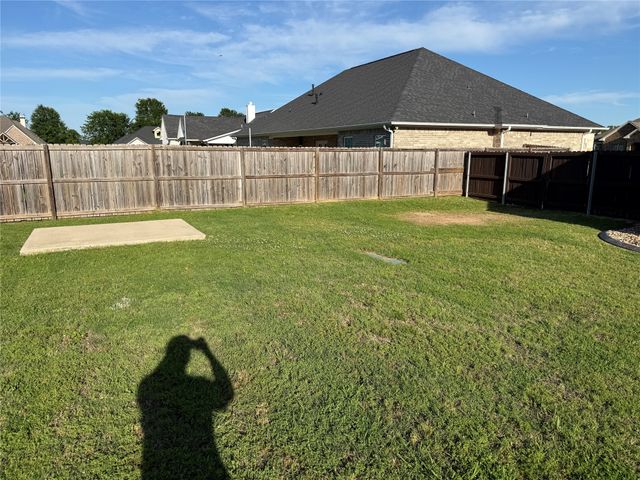 1003 Stone Bridge Street, Mt Pleasant, TX 75455