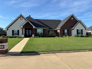 1003 Stone Bridge Street, Mt Pleasant, TX 75455