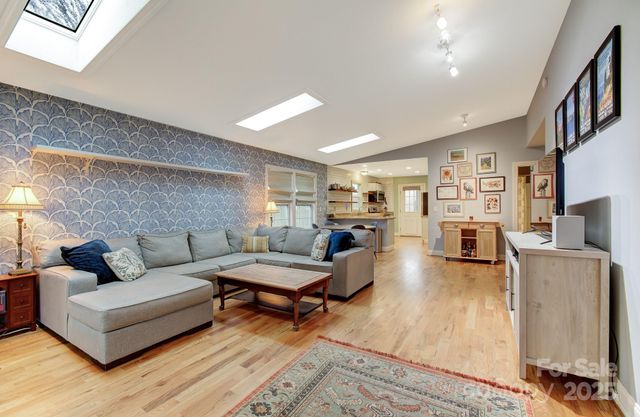 113 Pin Cherry Lane, Candler, NC 28715