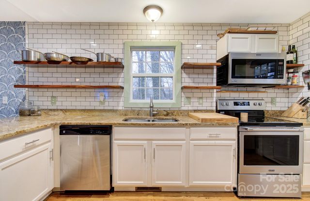 113 Pin Cherry Lane, Candler, NC 28715