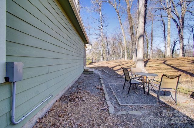 113 Pin Cherry Lane, Candler, NC 28715