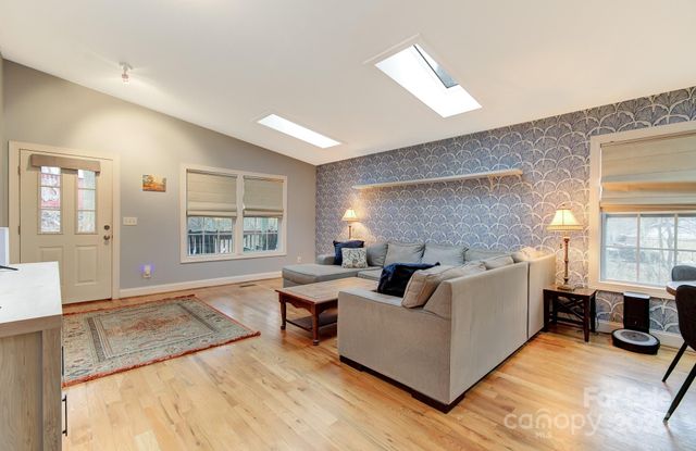 113 Pin Cherry Lane, Candler, NC 28715