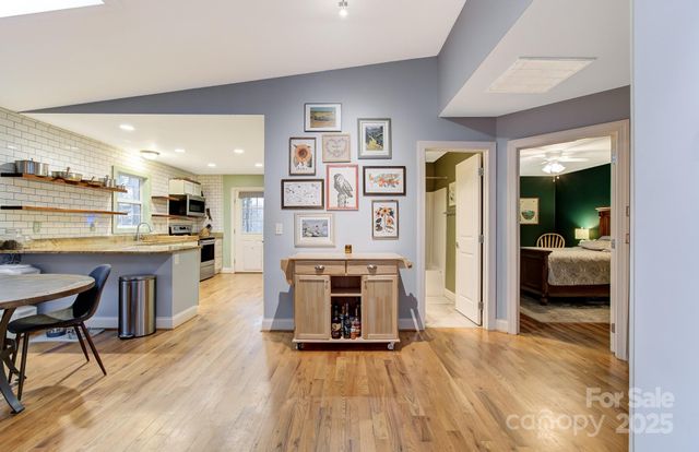 113 Pin Cherry Lane, Candler, NC 28715