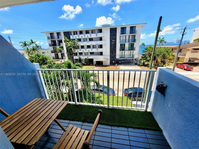 1801 S Treasure Dr 318, North Bay Village, FL 33141