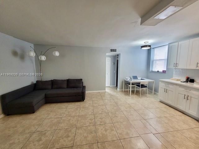 1801 S Treasure Dr 318, North Bay Village, FL 33141