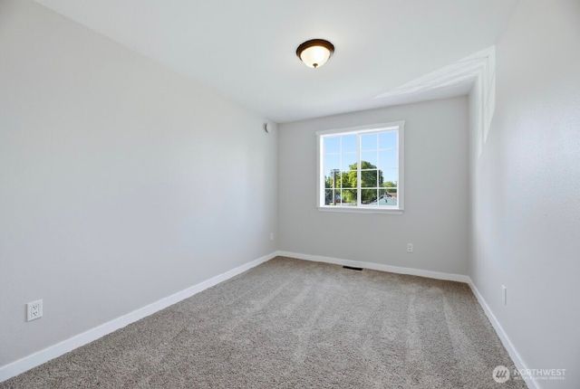 313 E 52nd Street, Tacoma, WA 98404