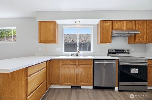 313 E 52nd Street, Tacoma, WA 98404