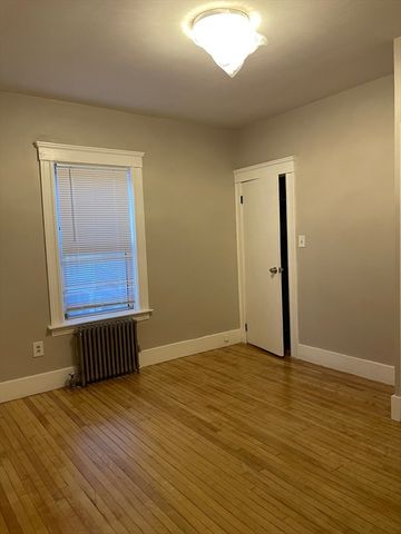 52 Houghton St 1, Worcester, MA 01604