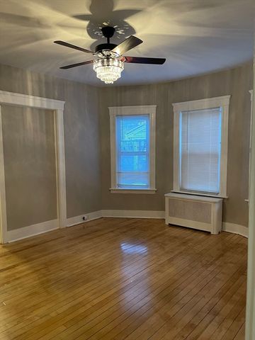 52 Houghton St 1, Worcester, MA 01604