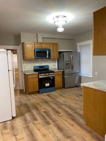 52 Houghton St 1, Worcester, MA 01604