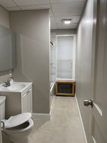 52 Houghton St 1, Worcester, MA 01604