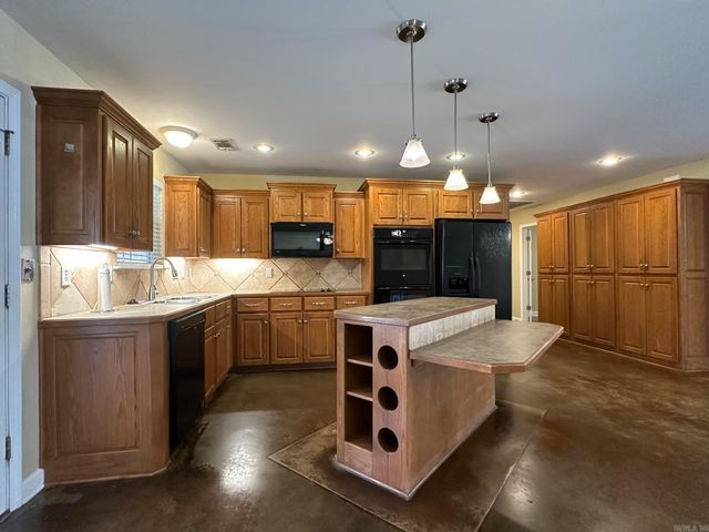 1111 Silver Leaf Drive, Alexander, AR 72002