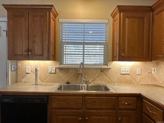 1111 Silver Leaf Drive, Alexander, AR 72002