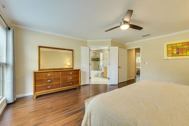 1307 S Meadows DR, Austin, TX 78758