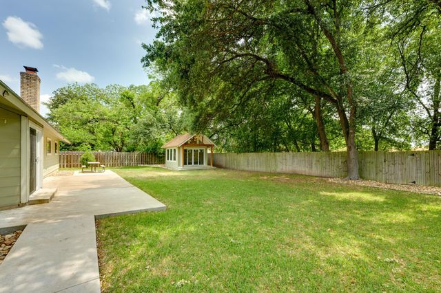 1307 S Meadows DR, Austin, TX 78758