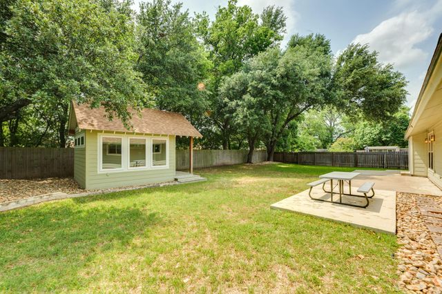 1307 S Meadows DR, Austin, TX 78758