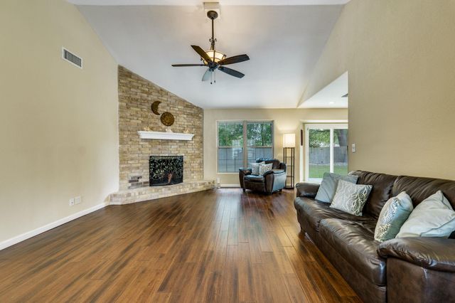 1307 S Meadows DR, Austin, TX 78758