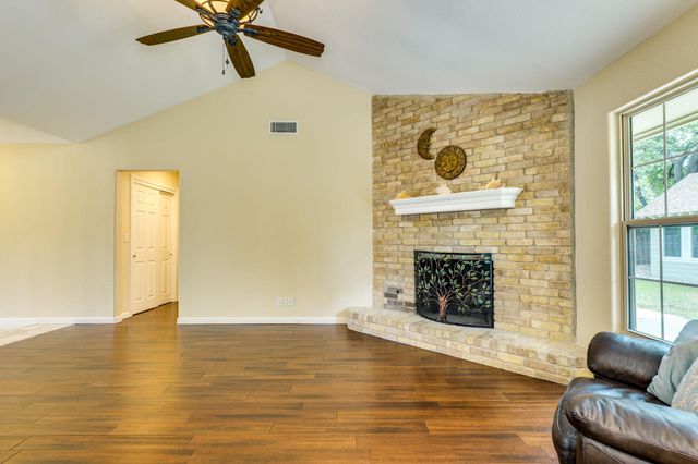1307 S Meadows DR, Austin, TX 78758