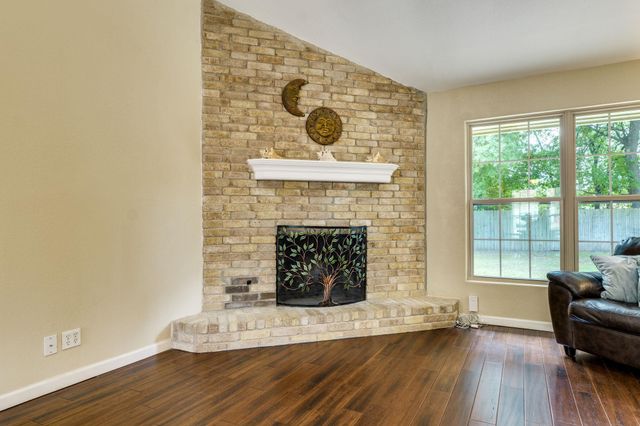 1307 S Meadows DR, Austin, TX 78758